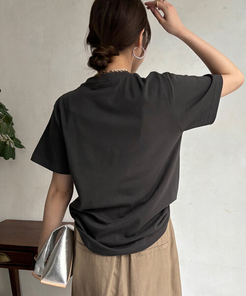 DouDou(ドゥドゥ)の「tuultaフロッキーロゴTEE(Tシャツ/カットソー・レディース・ピンク/カーキ/オフホワイト/チャコールグレー・FREE)」の20枚目の写真
