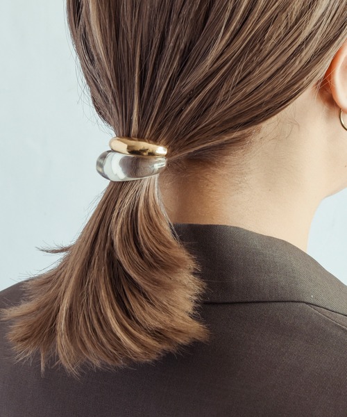 GOLDY（ゴールディ）の「クリア × メタル コンビネーション ヘアカフ（ヘアゴム・レディース・シルバー/ゴールド・FREE）」の4枚目の写真