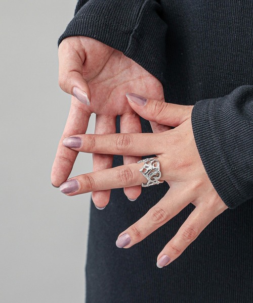 X-girl(エックスガール)の「TRIBAL HEART LOGO RING(リング・レディース・シルバー/ゴールド・ONE SIZE)」の2枚目の写真