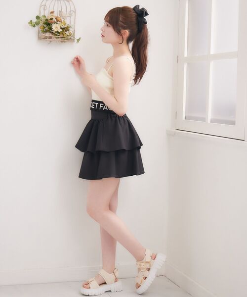 ems excite（エムズエキサイト）の「ハイウエストフリルミニSK（スカート・レディース・ブラック系その他2/ブラック/ブルー・FREE）」の6枚目の写真