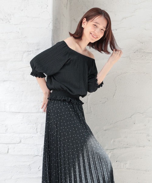 Honeys（ハニーズ）の「オフショル２ｗａｙトップス（Tシャツ/カットソー・レディース・ブラック/アイボリー/ピンク/ブルー・L/M/S）」の10枚目の写真