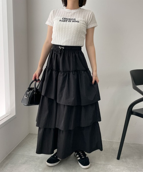 WEGO（ウィゴー）の「WEGO/ナイロンティアードロングスカート（スカート・レディース・ブラック・FREE）」の2枚目の写真