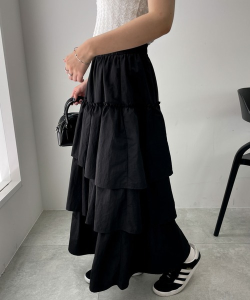 WEGO（ウィゴー）の「WEGO/ナイロンティアードロングスカート（スカート・レディース・ブラック・FREE）」の3枚目の写真