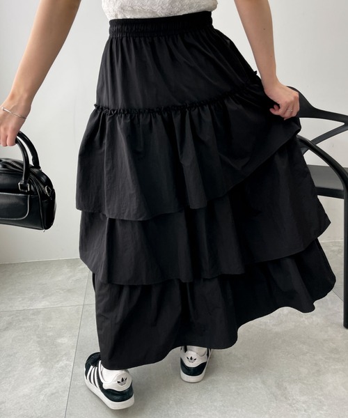 WEGO（ウィゴー）の「WEGO/ナイロンティアードロングスカート（スカート・レディース・ブラック・FREE）」の4枚目の写真