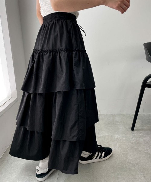 WEGO（ウィゴー）の「WEGO/ナイロンティアードロングスカート（スカート・レディース・ブラック・FREE）」の5枚目の写真