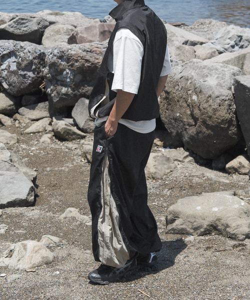 kutir（クティール）の「【低身長だからカッコよく着こなせるアイテム】バイカラージップナイロンパンツ(セットアップ着用可能)（その他パンツ・メンズ・ネイビー/アイボリー/ブラック・SMALL/MEDIUM）」の15枚目の写真