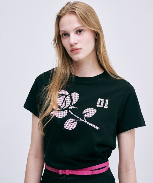Mardi Mercredi(マルディメクルディ)の「【ZOZO限定アイテム】SLIM FIT TSHIRT ROSE DAIKANYAMA EXCLUSIVE / スリムフィット Tシャツ ローズ 代官山店限定(Tシャツ/カットソー・レディース・クリーム/ブラック×ピンク・FREE)」の3枚目の写真