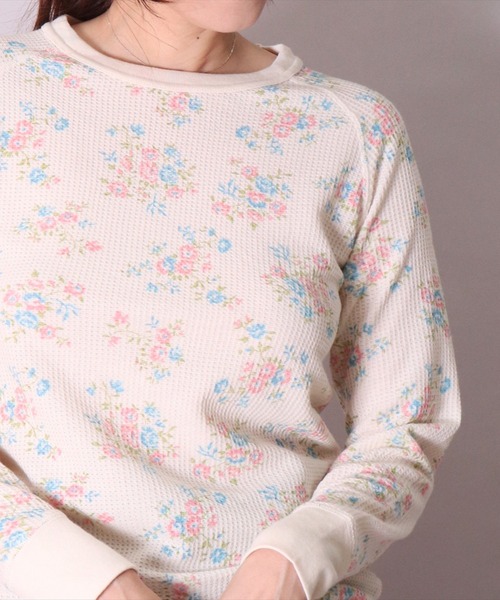 JEMORGAN（ジェーイーモーガン）の「(LK)【JEMORGAN】【パックT】小花柄 ワッフル 長袖 Tシャツ（Tシャツ/カットソー・レディース・ブルー系2/ブルー系1/パープル系1/ピンク系1/ブルー系3/パープル系2/ブルー系6/ブルー系4/ピンク系6/ブルー系5/ピンク系5/ピンク系4・FREE）」の4枚目の写真