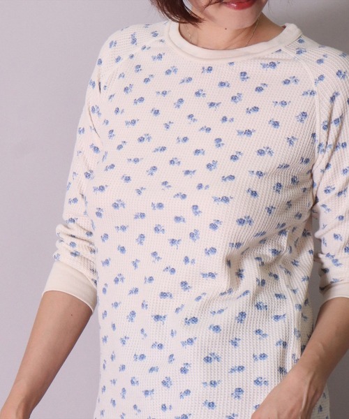 JEMORGAN（ジェーイーモーガン）の「(LK)【JEMORGAN】【パックT】小花柄 ワッフル 長袖 Tシャツ（Tシャツ/カットソー・レディース・ブルー系2/ブルー系1/パープル系1/ピンク系1/ブルー系3/パープル系2/ブルー系6/ブルー系4/ピンク系6/ブルー系5/ピンク系5/ピンク系4・FREE）」の6枚目の写真