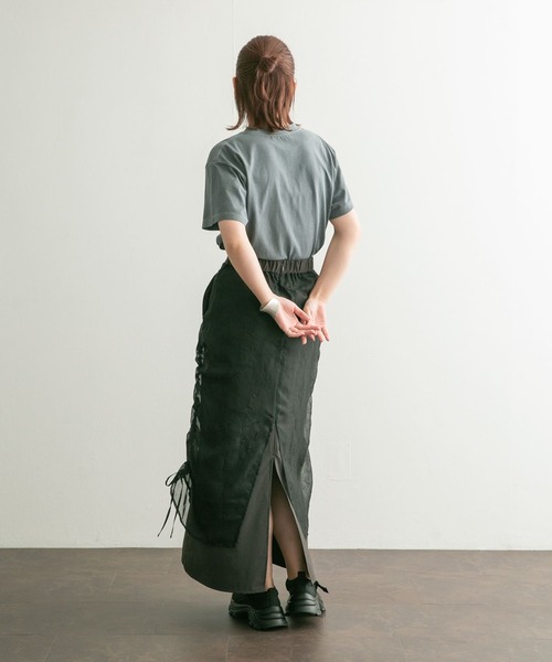 KBF（ケイビーエフ）の「エンボスロゴTEE（Tシャツ/カットソー・レディース・チャコールグレー/オフホワイト・ONE）」の15枚目の写真