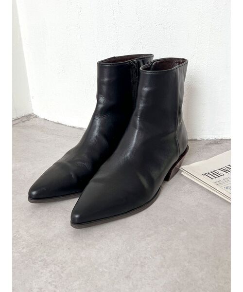 Ungrid（アングリッド）の「ポインテッドトゥローヒールブーツ（ブーツ・レディース・ブラック/ブラウン・S/M/L）」の3枚目の写真