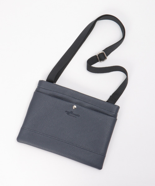 ikka（イッカ）の「シュリンクサコッシュ（ボディバッグ/ウエストポーチ・メンズ・ブラック/ネイビー/グレー・FREE）」の6枚目の写真