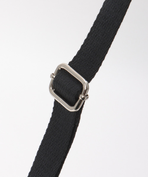 ikka（イッカ）の「シュリンクサコッシュ（ボディバッグ/ウエストポーチ・メンズ・ブラック/ネイビー/グレー・FREE）」の12枚目の写真