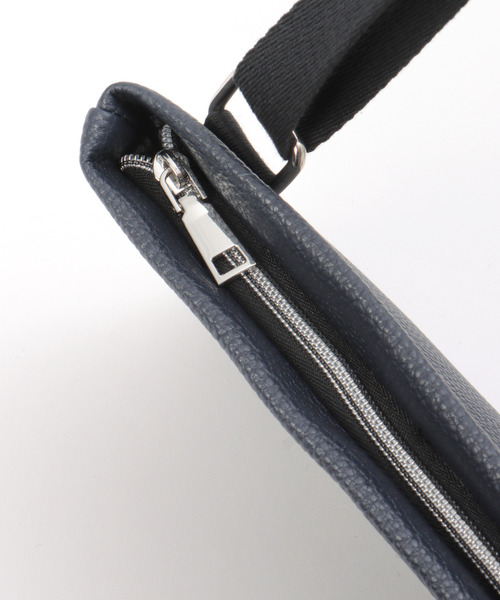 ikka（イッカ）の「シュリンクサコッシュ（ボディバッグ/ウエストポーチ・メンズ・ブラック/ネイビー/グレー・FREE）」の13枚目の写真