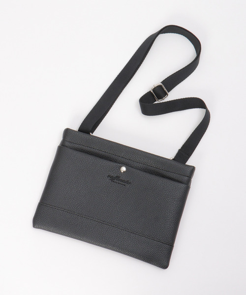 ikka（イッカ）の「シュリンクサコッシュ（ボディバッグ/ウエストポーチ・メンズ・ブラック/ネイビー/グレー・FREE）」の4枚目の写真