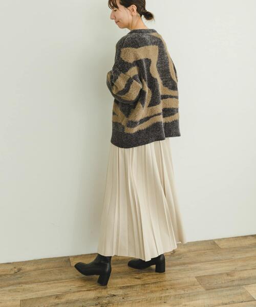 ITEMS URBANRESEARCH(アイテムズ アーバンリサーチ)の「フェイクスエードプリーツスカート(スカート・レディース・カーキ/ライトベージュ/モカ/ブラック・FREE)」の9枚目の写真