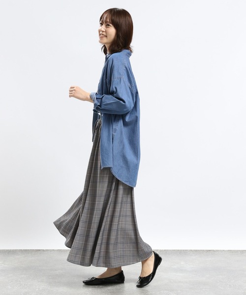 GLOBAL WORK Smile Seed Store（グローバルワーク スマイルシードストア）の「デニムオーバーサイズシャツ/131024（シャツ/ブラウス・レディース・ブルー/ネイビー・MEDIUM/SMALL/X-LARGE/LARGE）」の9枚目の写真