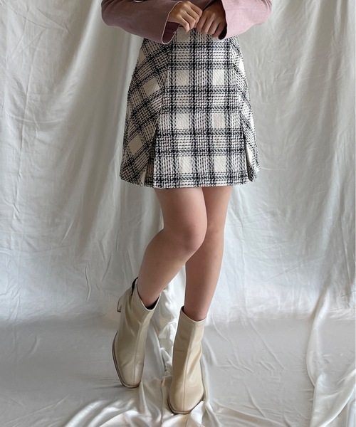 abc une face（アーベーセーアンフェイス）の「ロービングチェック台形