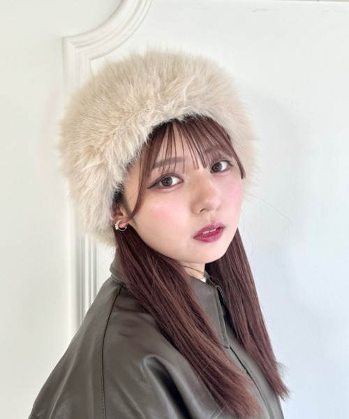 Loueme(ルエム)の「フェイクファーロシアンハット(ハット・レディース・ブラック/ベージュ/オフホワイト・FREE)」の3枚目の写真
