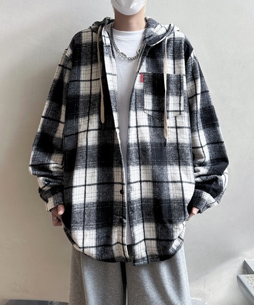 FVLMEN(フルメン)の「【FVLMEN】ombre hood check longsleeve shirt/オンブレ フード チェック ロングスリーブ シャツ(シャツ/ブラウス・メンズ・ブラック/レッド・MEDIUM/LARGE/X-LARGE)」の2枚目の写真