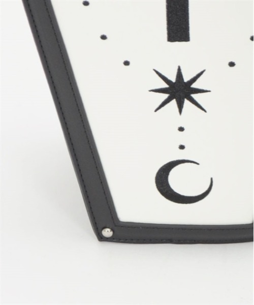 axes femme POETIQUE（アクシーズファムポエティック）の「コフィン型３ｗａｙバッグ（ショルダーバッグ・レディース・ホワイト/ブラック/ワイン・FREE）」の12枚目の写真