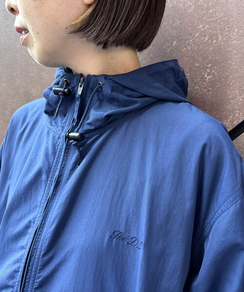 JOURNAL STANDARD LUXE（ジャーナルスタンダード　ラックス）の「Nylon Anorak パーカー（マウンテンパーカー・レディース・アイボリー/コバルトブルー・FREE）」の8枚目の写真
