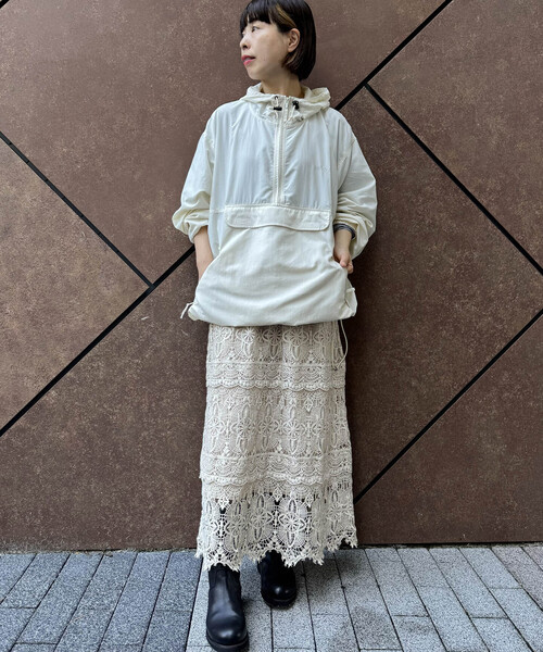 JOURNAL STANDARD LUXE（ジャーナルスタンダード　ラックス）の「Nylon Anorak パーカー（マウンテンパーカー・レディース・アイボリー/コバルトブルー・FREE）」の11枚目の写真