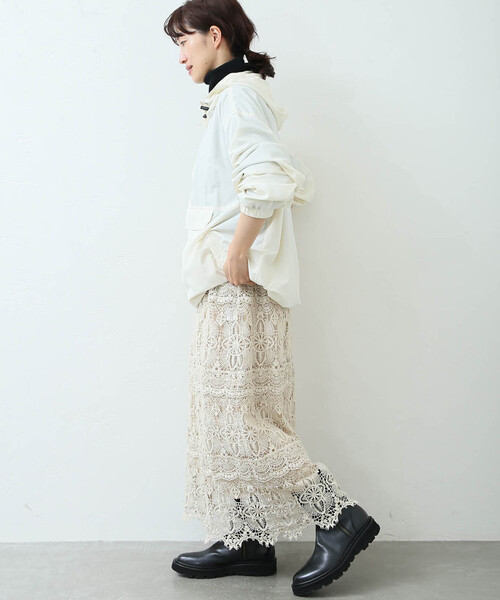 JOURNAL STANDARD LUXE（ジャーナルスタンダード　ラックス）の「Nylon Anorak パーカー（マウンテンパーカー・レディース・アイボリー/コバルトブルー・FREE）」の14枚目の写真