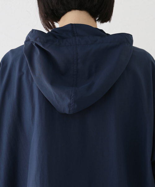 JOURNAL STANDARD LUXE（ジャーナルスタンダード　ラックス）の「Nylon Anorak パーカー（マウンテンパーカー・レディース・アイボリー/コバルトブルー・FREE）」の21枚目の写真