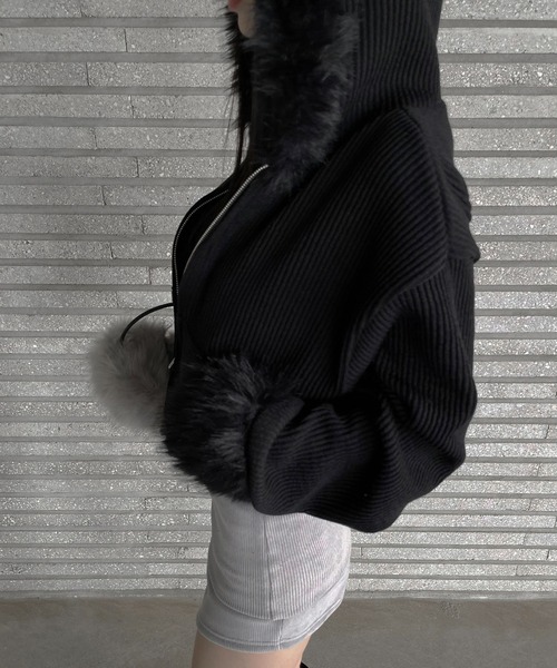 gossip！ロサンゼルス（ゴシップロサンゼルス）の「Y2K エコファー  ジップアップ リブ フードパーカー（パーカー・レディース・ブラック・FREE）」の5枚目の写真