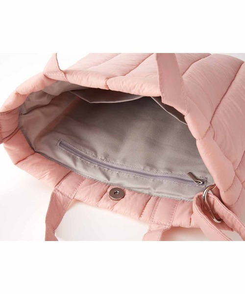 Live in comfort(リブインコンフォート)の「リブ イン コンフォート 軽やかに手ぶらでお出かけ!ふかふかキルティングショルダーバッグ(ショルダーバッグ・レディース・オレンジ/ピンク/ブラック/アイボリー/グレー・ONE SIZE)」の19枚目の写真