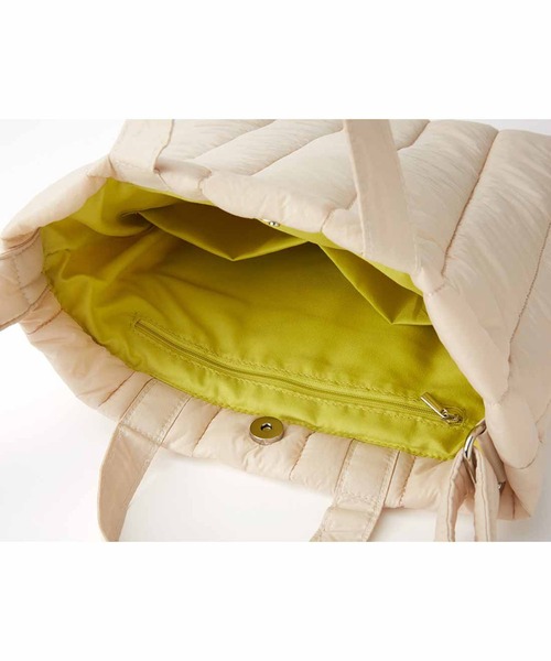 Live in comfort(リブインコンフォート)の「リブ イン コンフォート 軽やかに手ぶらでお出かけ!ふかふかキルティングショルダーバッグ(ショルダーバッグ・レディース・オレンジ/ピンク/ブラック/アイボリー/グレー・ONE SIZE)」の16枚目の写真