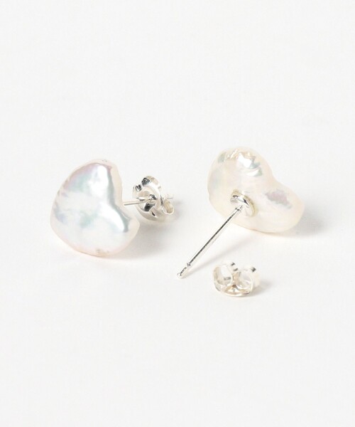 Ray BEAMS(レイビームス)の「淡水 モチーフ ピアス(ピアス(両耳用)・レディース・ホワイト・ONE SIZE)」の2枚目の写真