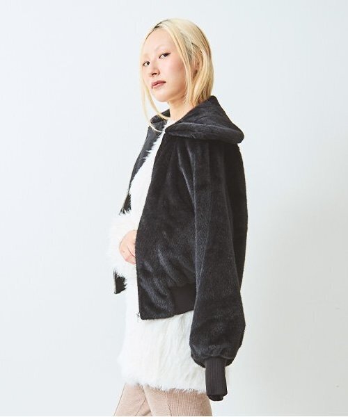 LUKU nari(ルクナーリ)の「ファーブルゾン(ブルゾン・レディース・ブラック/アイボリー/ベージュ・F)」の11枚目の写真