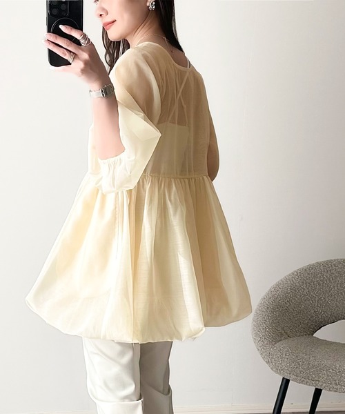 classicalelf(クラシカルエルフ)の「程よい透け感が女性らしい。前後2WAYのオーガンジーのバルーンシアーブラウス(シャツ/ブラウス・レディース・オフホワイト/アイボリー/グレイッシュベージュ/ブラック/ピンク・X-LARGE/MEDIUM/LARGE/SMALL)」の13枚目の写真