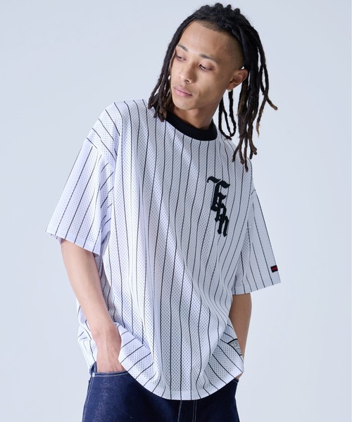 FUBU（ フブ）の「FUBU フブ ブランド ロゴ 刺繍 アメカジ メッシュ ストライプ クルーネック 半袖 Tシャツ ティーシャツ（Tシャツ/カットソー・メンズ・ホワイト/ネイビー/ブラック・L/XL/XXL/M）」の6枚目の写真