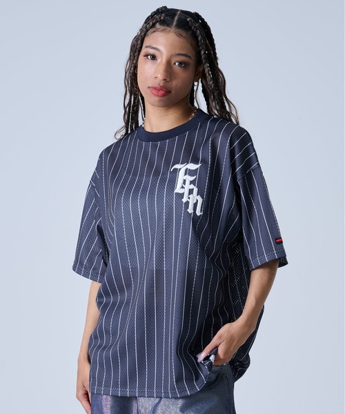 FUBU（ フブ）の「FUBU フブ ブランド ロゴ 刺繍 アメカジ メッシュ ストライプ クルーネック 半袖 Tシャツ ティーシャツ（Tシャツ/カットソー・メンズ・ホワイト/ネイビー/ブラック・L/XL/XXL/M）」の22枚目の写真