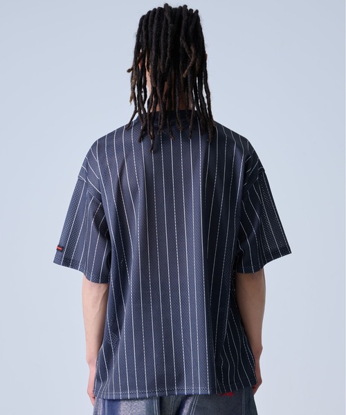 FUBU（ フブ）の「FUBU フブ ブランド ロゴ 刺繍 アメカジ メッシュ ストライプ クルーネック 半袖 Tシャツ ティーシャツ（Tシャツ/カットソー・メンズ・ホワイト/ネイビー/ブラック・L/XL/XXL/M）」の20枚目の写真