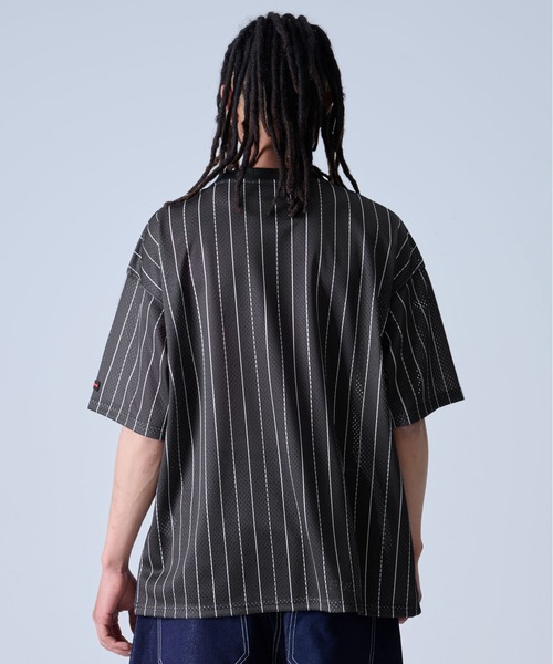 FUBU（ フブ）の「FUBU フブ ブランド ロゴ 刺繍 アメカジ メッシュ ストライプ クルーネック 半袖 Tシャツ ティーシャツ（Tシャツ/カットソー・メンズ・ホワイト/ネイビー/ブラック・L/XL/XXL/M）」の14枚目の写真