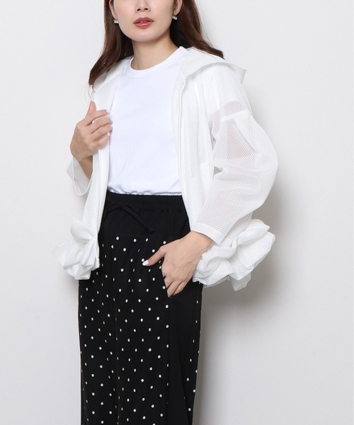 Re.Verofonna（ヴェロフォンナ）の「メッシュボンディングパーカ
