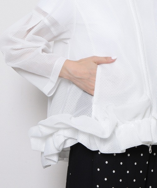 Re.Verofonna（ヴェロフォンナ）の「メッシュボンディングパーカ
