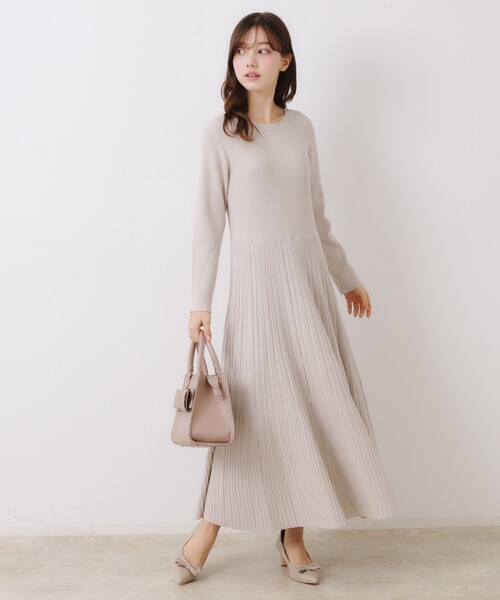 couture brooch（クチュールブローチ）の「【上品な落ち感・美シルエット】アイレットリブデザインニットワンピース（ワンピース・レディース・ネイビー/ベビーピンク/ライトグレー・36/42/38）」の4枚目の写真