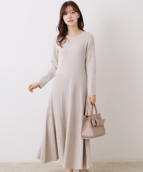 couture brooch（クチュールブローチ）の「【上品な落ち感・美シルエット】アイレットリブデザインニットワンピース（ワンピース・レディース・ネイビー/ベビーピンク/ライトグレー・36/42/38）」の5枚目の写真