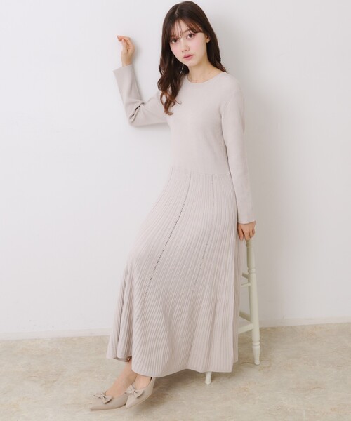 couture brooch（クチュールブローチ）の「【上品な落ち感・美シルエット】アイレットリブデザインニットワンピース（ワンピース・レディース・ネイビー/ベビーピンク/ライトグレー・36/42/38）」の7枚目の写真