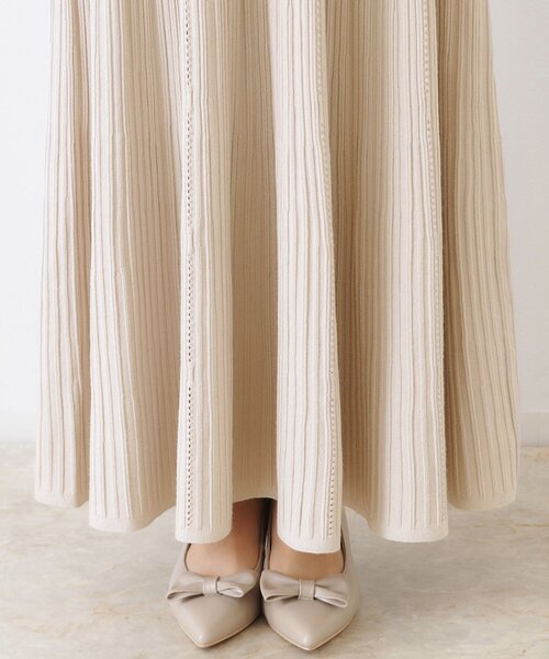 couture brooch（クチュールブローチ）の「【上品な落ち感・美シルエット】アイレットリブデザインニットワンピース（ワンピース・レディース・ネイビー/ベビーピンク/ライトグレー・36/42/38）」の10枚目の写真