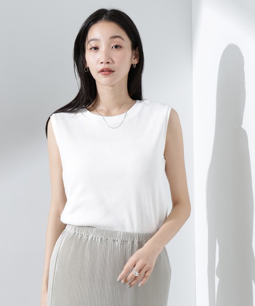 NANO universe(ナノユニバース)の「UVカット抗菌防臭吸水速乾イージーケアノースリーブ(Tシャツ/カットソー・レディース・ブラック/ホワイト/ベージュ・FREE)」の12枚目の写真
