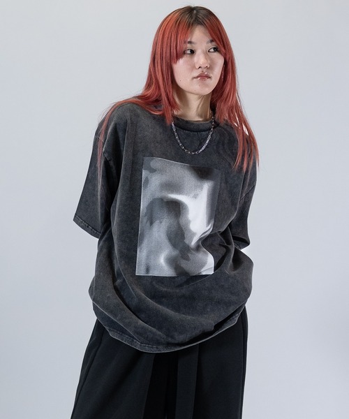 Naive magic(ナイーブマジック)の「【a】〔Naive Magic〕スノーウォッシュ フラワー/アブストラクト プリントTシャツ(Tシャツ/カットソー・メンズ・ブラック系1/ブラック系2・MEDIUM/LARGE)」の2枚目の写真