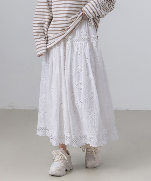 DAY CLOSET(デイ クローゼット)の「レディース ふんわりパンチングレースフレアスカート(スカート・レディース・ブラック/アイボリー/ホワイト・FREE)」の2枚目の写真