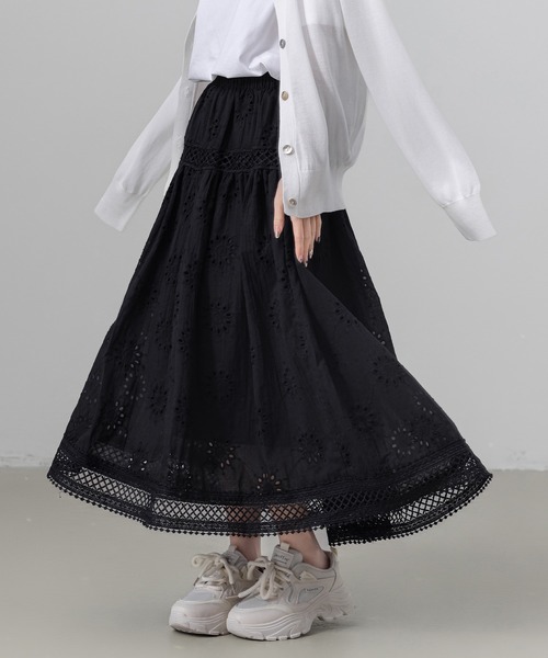 DAY CLOSET(デイ クローゼット)の「レディース ふんわりパンチングレースフレアスカート(スカート・レディース・ブラック/アイボリー/ホワイト・FREE)」の1枚目の写真