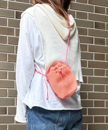 メッシュ」に該当するメンズのバッグ（オレンジ/橙色系）ファッション